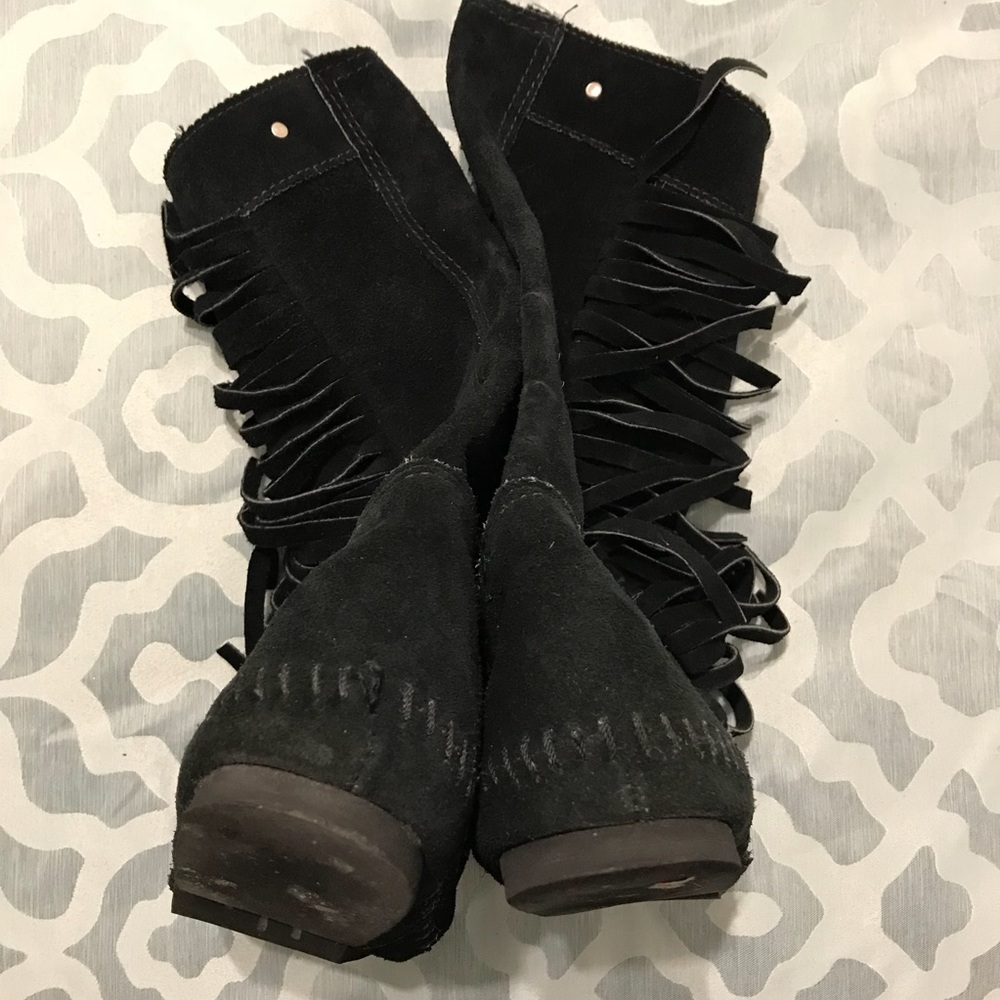 Minnetonka fringe boots - Picture 4 of 6